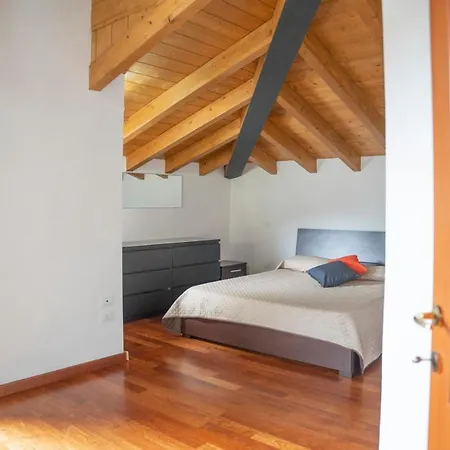 Apartment 042 - Attico Delle Pesche 10 Minuti Mare, Ristrutturato *